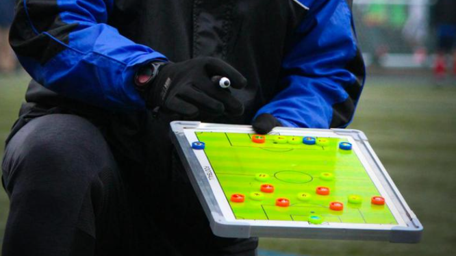 Perkembangan Peran Pelatih di Sepak Bola Modern