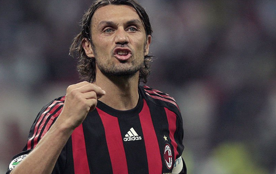 Bek Sepakbola Tangguh yang Sulit Ditembus Lawan